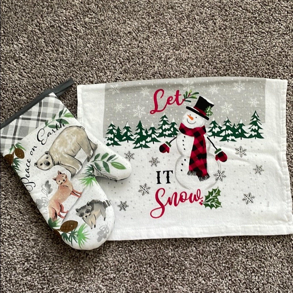 Holiday Themed Kitchen Linen Set